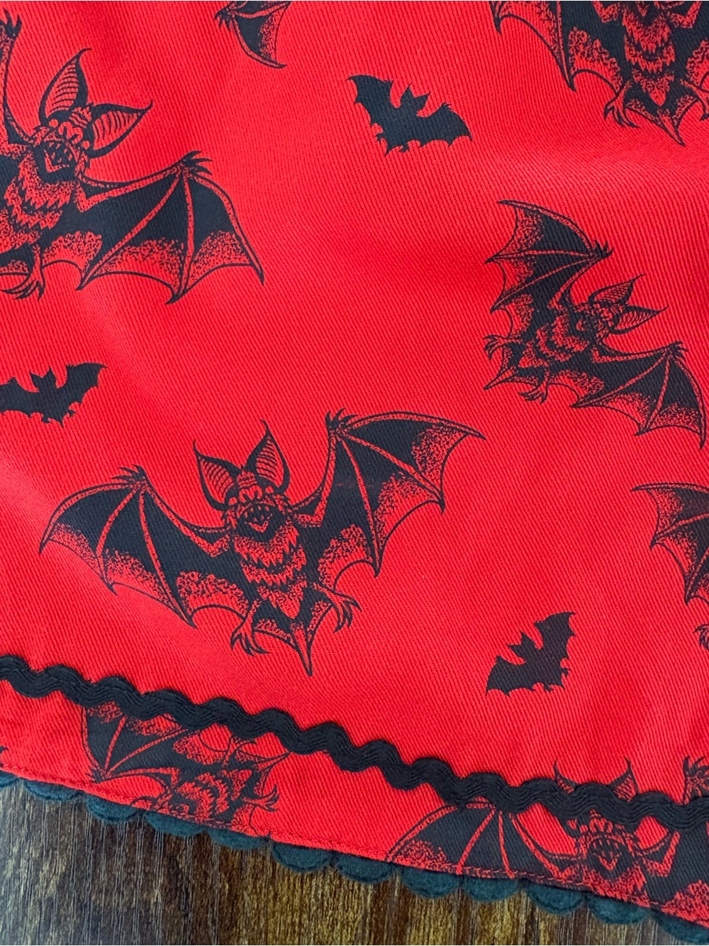 Sourpuss Bat Attack Red Blk Skater Skirt Halloween Horror Rockabilly Spooky Goth - Picture 8 of 8